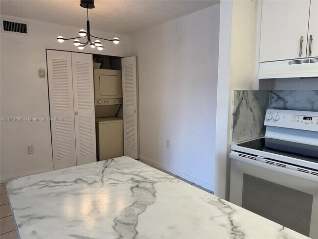 Building Photo - 15600 SW 80th St