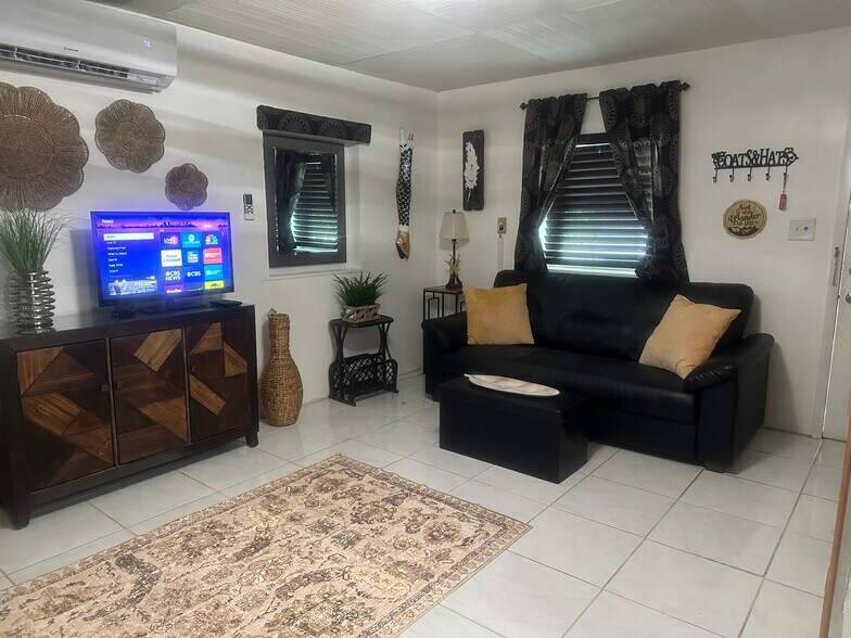 Building Photo - 22526 Old Dixie Hwy