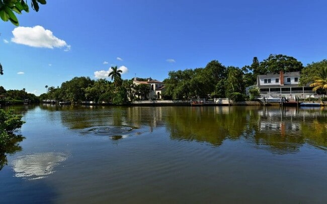 Building Photo - DOWNTOWN SARASOTA  at Central Park Two Condos