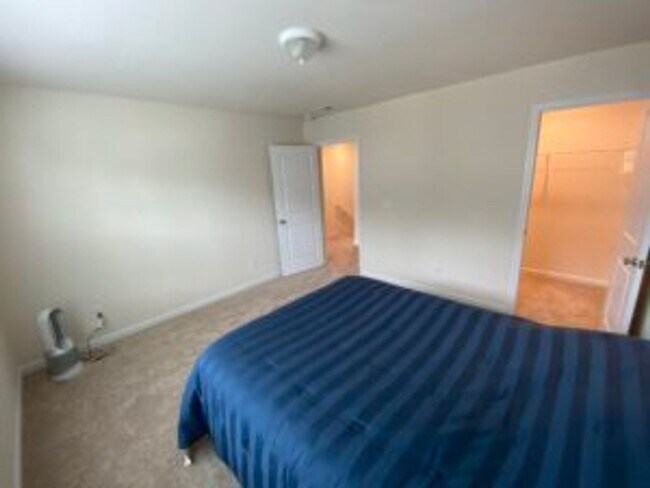 Building Photo - 616 Legacy Park Ct