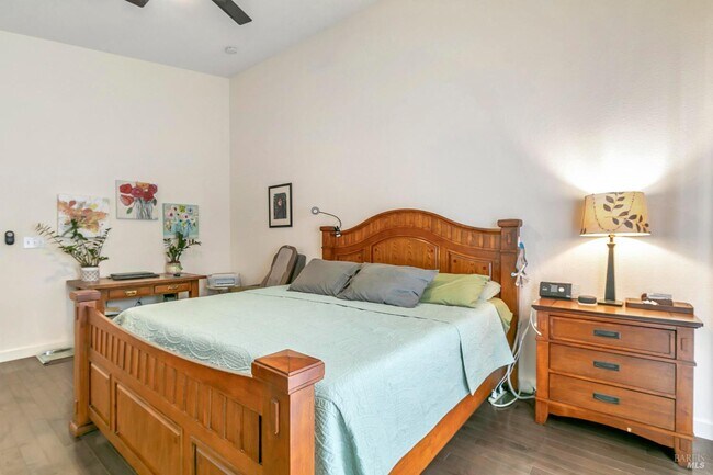 Building Photo - 3257 Vista Del Lago Way