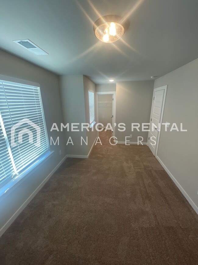 Building Photo - 255 Buckhorn Cir