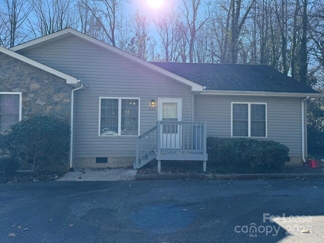 Building Photo - 331 E I St