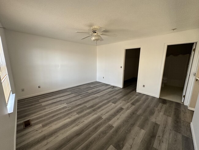 Building Photo - 41785 Independence Dr
