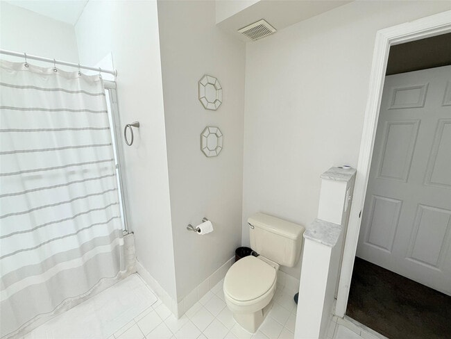 Building Photo - 4965 SW 153rd Ave