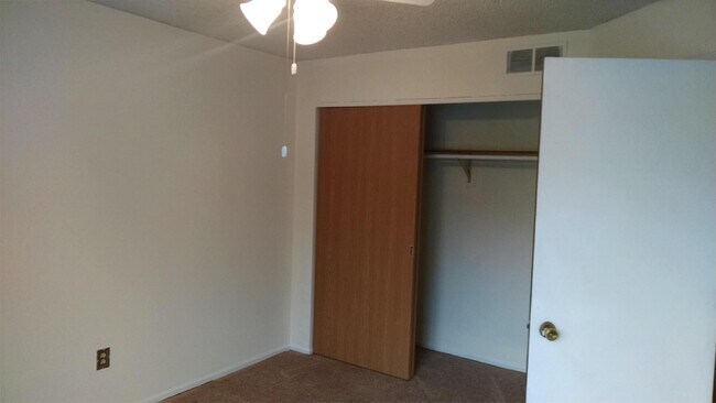 Building Photo - 3597 Gershwin Pl