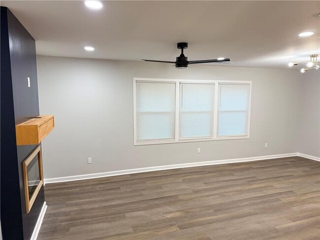 Building Photo - 5136 Jones Rd