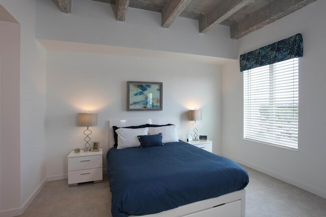 Building Photo - 3160 5th Avenue North, Unit 1