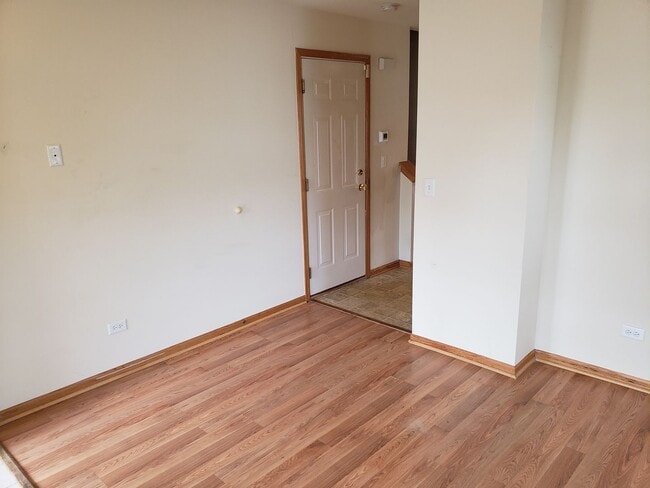 Building Photo - Updated 3 bd 2.5 ba updated home