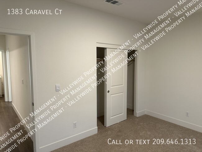 Building Photo - 1383 Caravel Ct