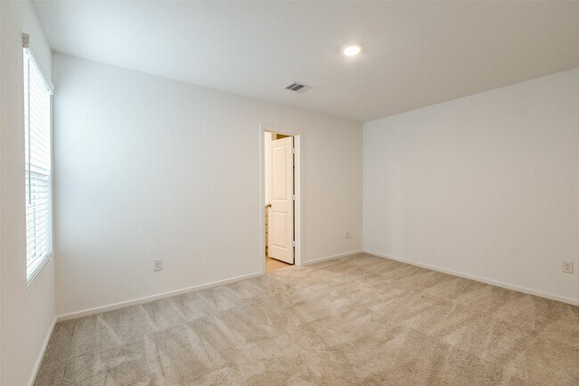 Building Photo - 21325 Carosella Dr