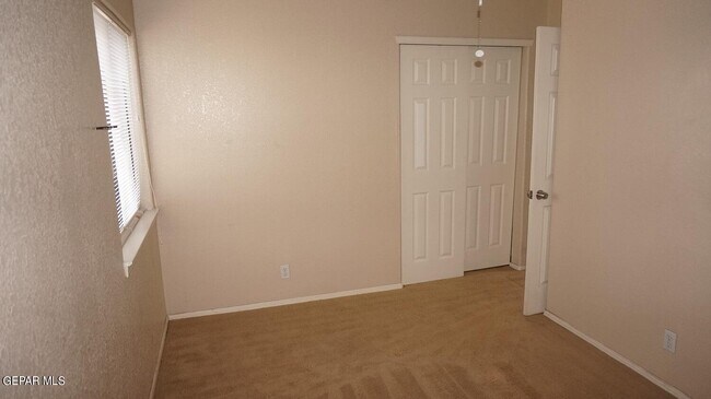 Building Photo - 1801 Garden Gate Way