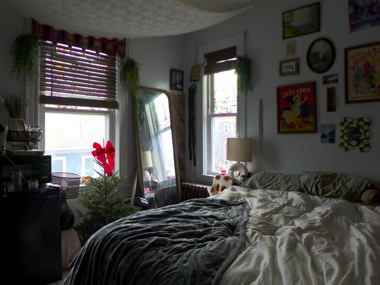 Building Photo - 12 Cherokee St