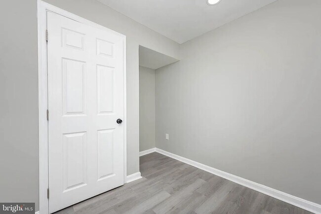 Building Photo - 3300 Ravenwood Ave