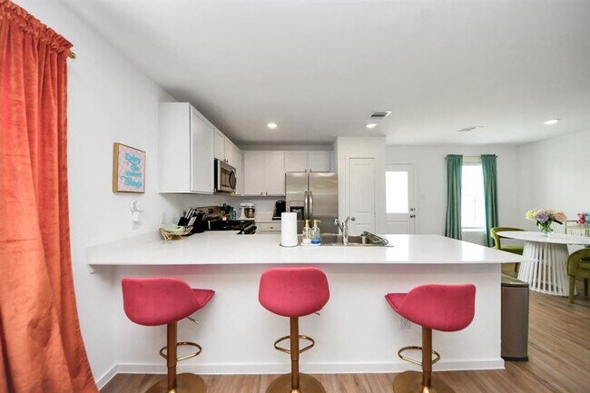 Building Photo - 21641 Balzola Ln