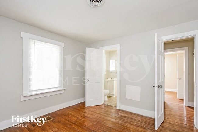 Building Photo - 1411 Lindley Ave