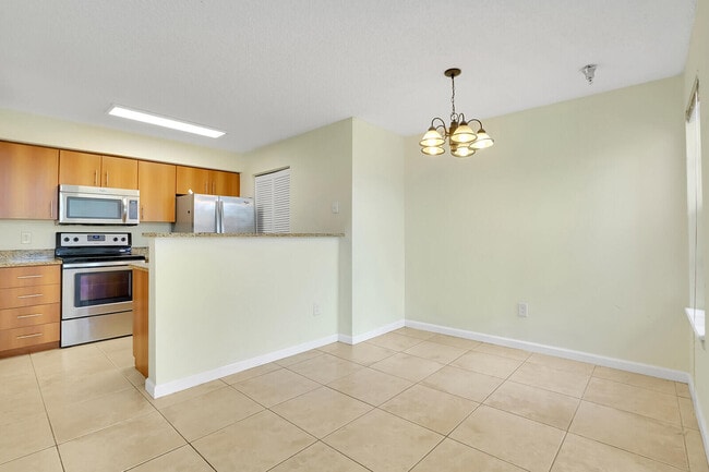 Building Photo - 1385 Crystal Way