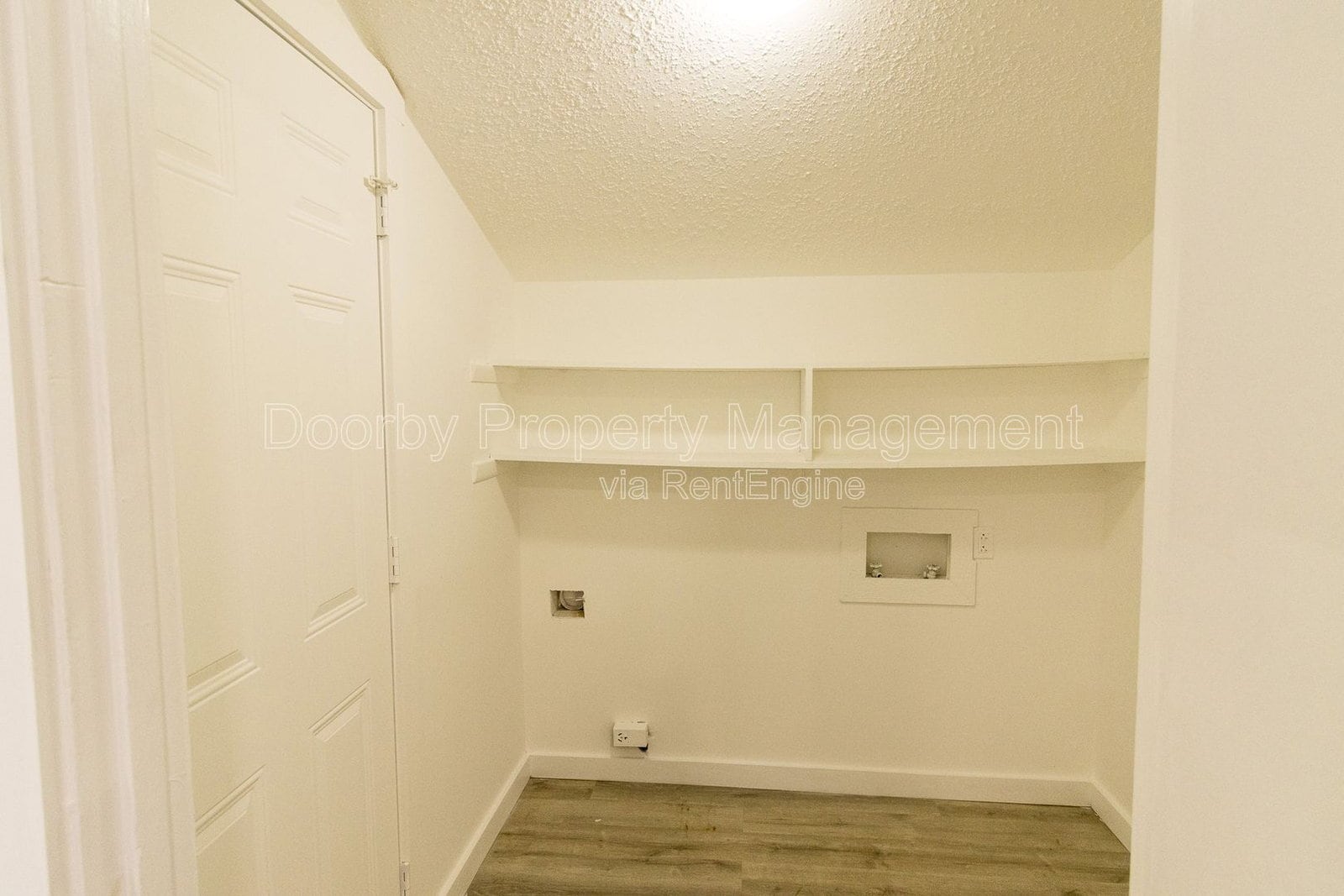 Building Photo - 903 Forest Dale Ln