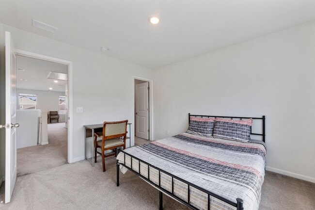 Building Photo - 9784 Transplanter Cir