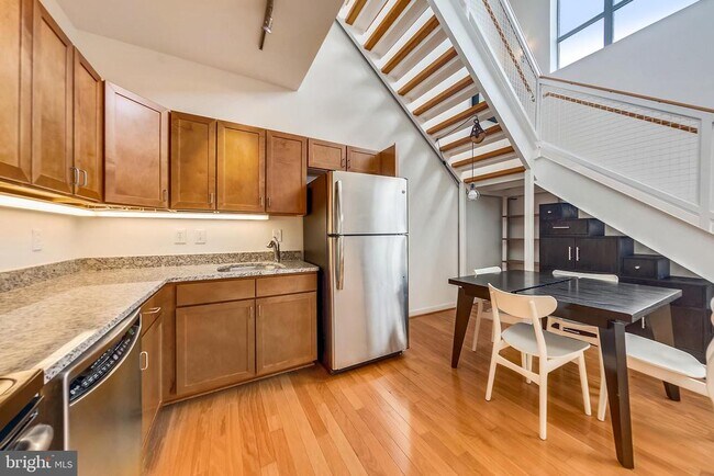 Building Photo - 1414 Belmont St NW