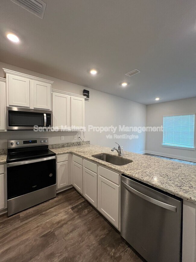Building Photo - 1615 Iroquois Ct