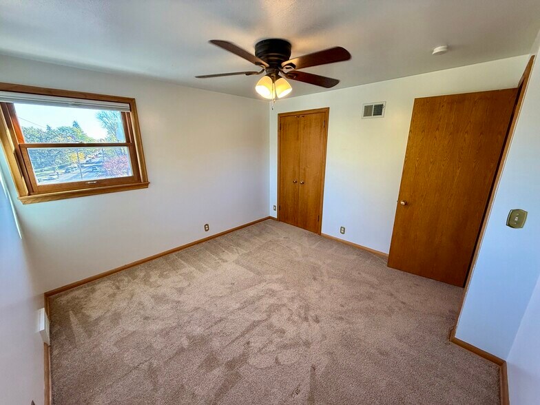 Building Photo - 5403 Pleasant Ave