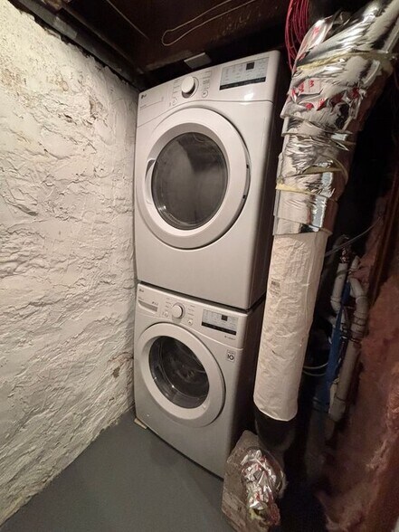 Building Photo - 625 Cleveland Ave