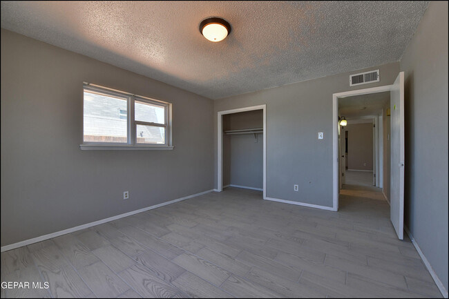 Building Photo - 6915 Pamlico Dr