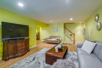 Building Photo - 8953 Birch Bay Cir