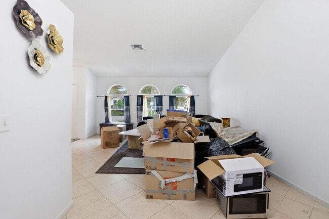 Building Photo - 2171 NW 76th Ave