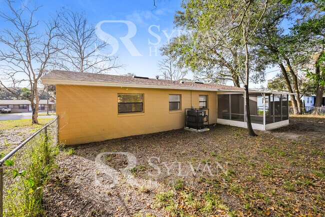 Building Photo - Prepare to be impressed by this 3 bedroom,...