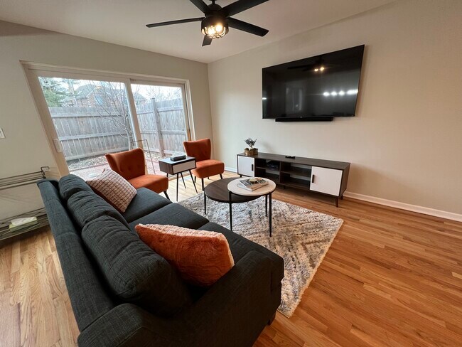 Building Photo - 725 Hibbard Rd