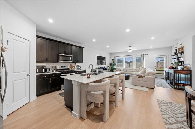 Building Photo - 1542 Merulana Lane