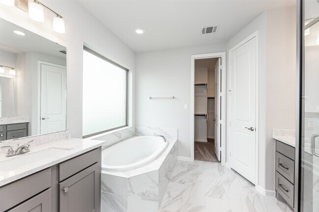 Building Photo - 677 Cape Capri Dr