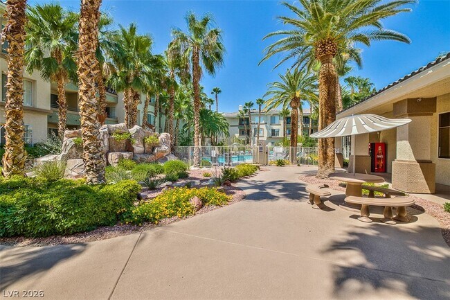 Building Photo - 7127 S Durango Dr