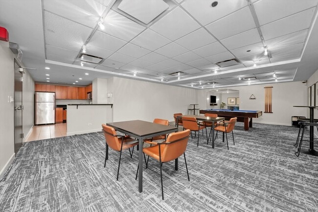 Building Photo - 30 E Huron St