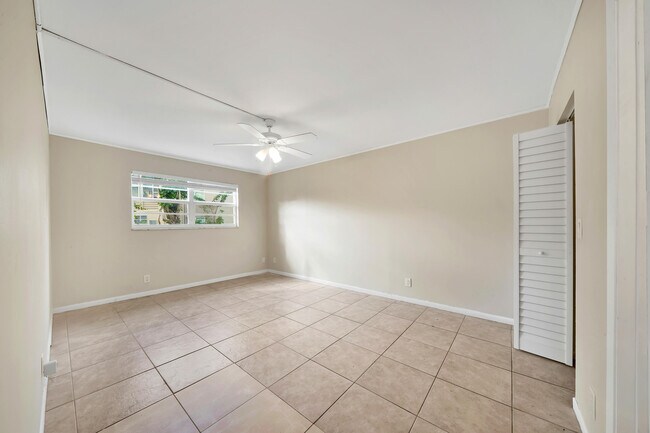 Building Photo - 719 Lori Dr