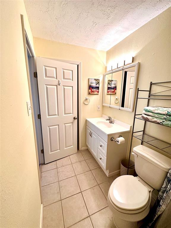 Building Photo - 500 Tiki Dr