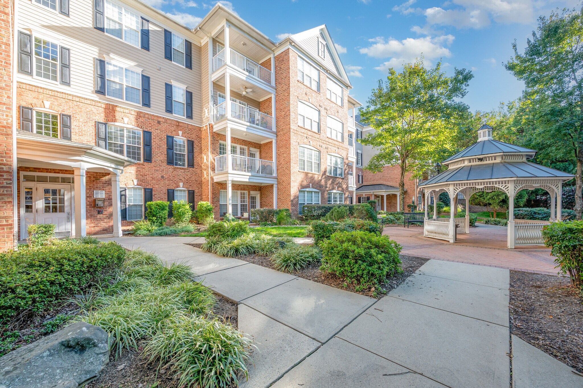 Condominium Courtyard - 3276 Margellina Dr
