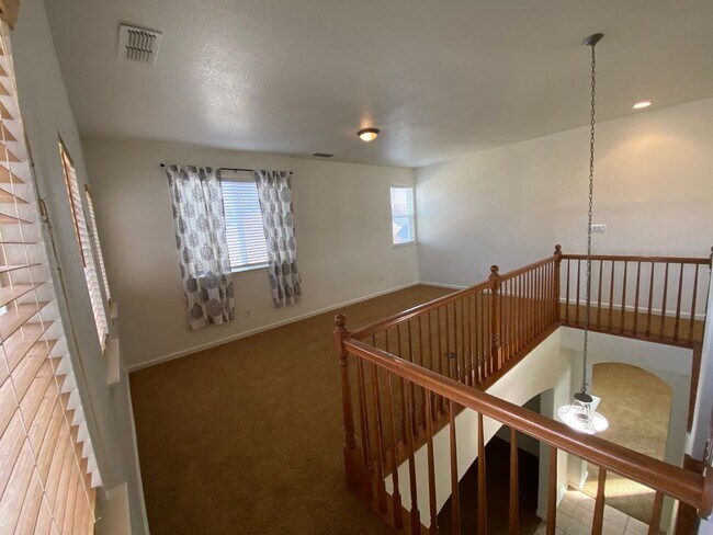 Building Photo - Elegant 2 story home in NW Visalia Coming ...