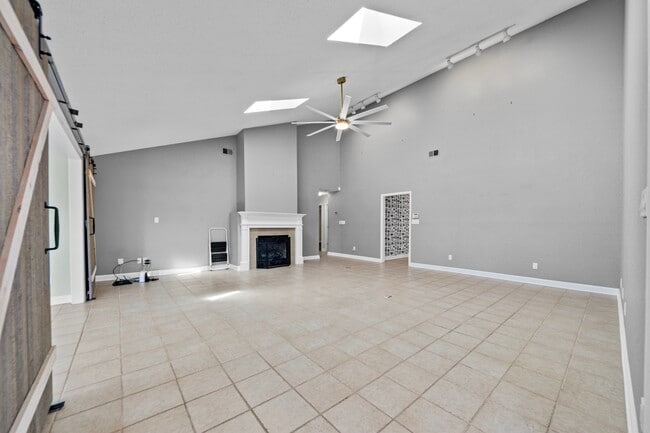 Building Photo - 1062 Conley Cir