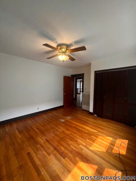 Building Photo - 468-470 Gallivan Boulevard