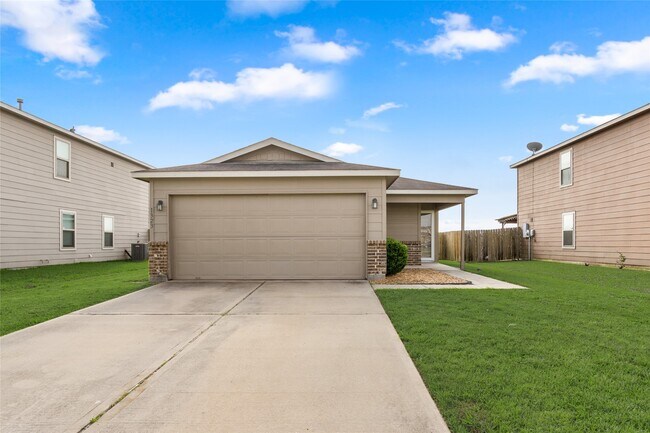 Building Photo - 1323 Pease River Ln