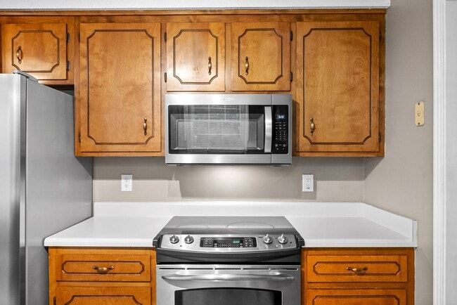 Building Photo - 735 Cayce Dr