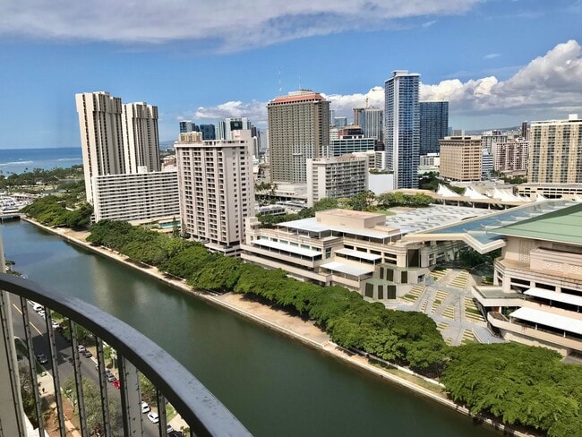 Building Photo - 1717 Ala Wai Blvd