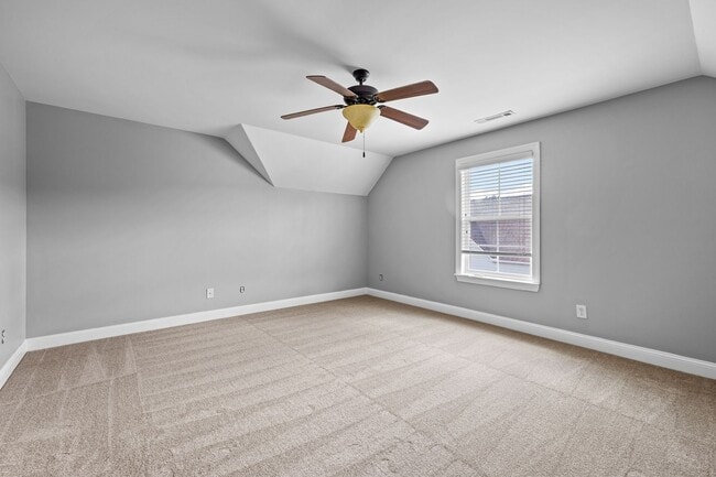 Building Photo - 175 Colonial Ct