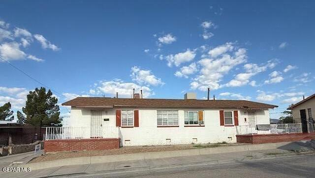 Building Photo - 1201 Selden Dr