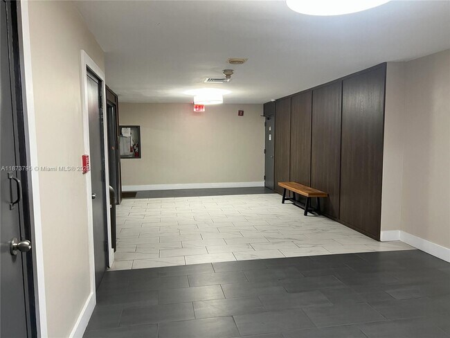 Building Photo - 18051 Biscayne Blvd