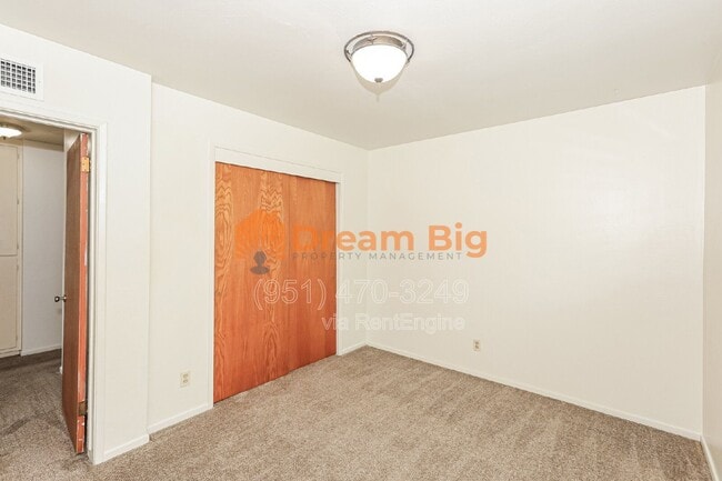 Building Photo - 5971 Sunland Pl