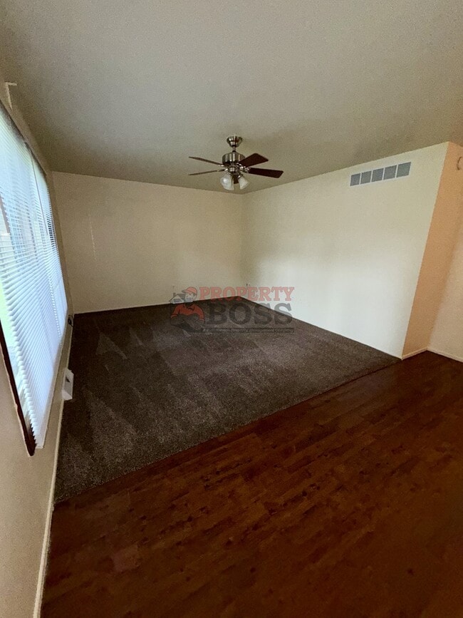 Building Photo - 1351 Pine Ct
